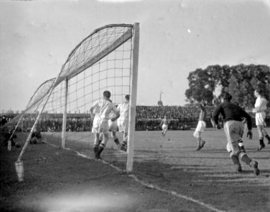 Voetbal Emma Zeeburgia Dordrecht, Bestanddeelnr 902-2642