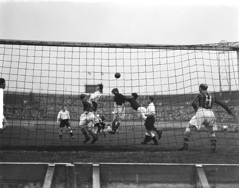 Voetbal. Nederland tegen Djurgarden (Zweden). Spelmoment, Bestanddeelnr 903-7282