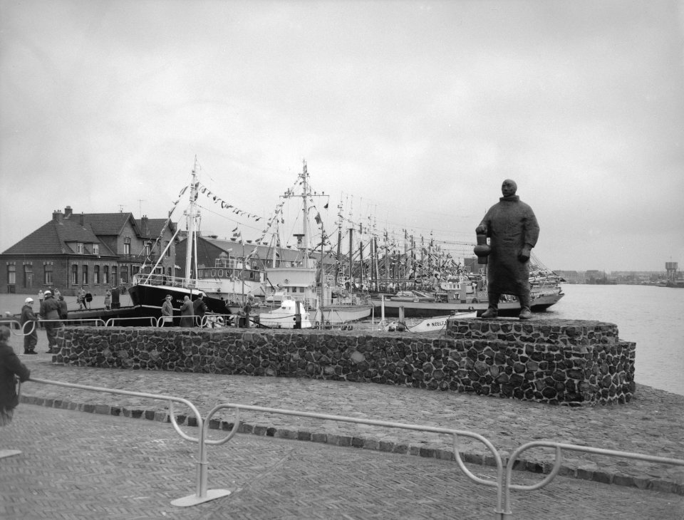 Vlaggetjesdag 1958 in IJmuiden, Bestanddeelnr 909-5660