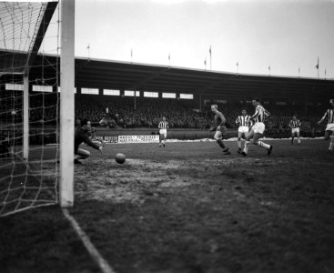 Voetbal . Ajax tegen Willem II 3-2. Henk Groot, Bestanddeelnr 913-6253