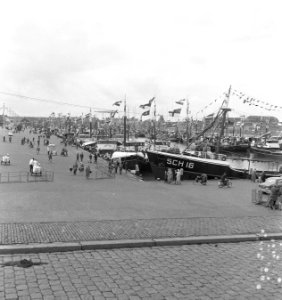 Vlaggetjesdag op Scheveningen, Bestanddeelnr 912-4984