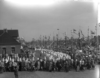 Vlaggetjesdag IJmuiden, Bestanddeelnr 905-1158 photo