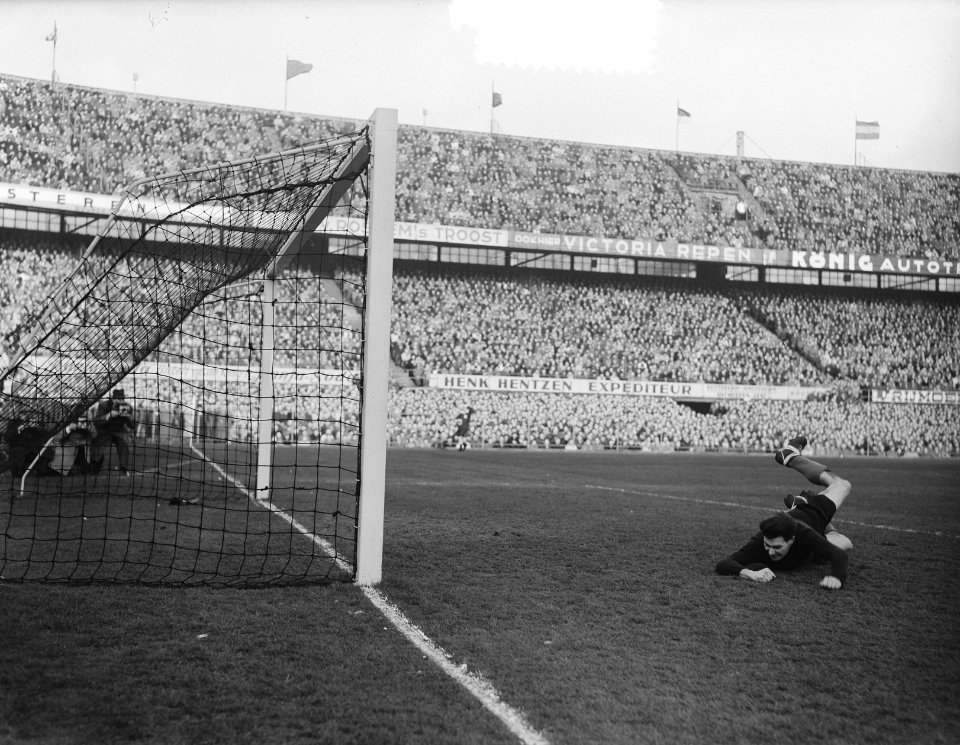 Voetbal. Nederland tegen Denemarken Rotterdam. Spelmoment, Bestanddeelnr 905-5865