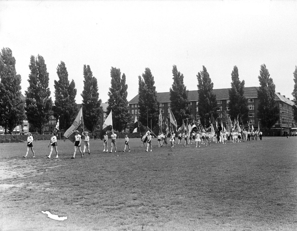 Vlaggenparade, Bestanddeelnr 904-0566