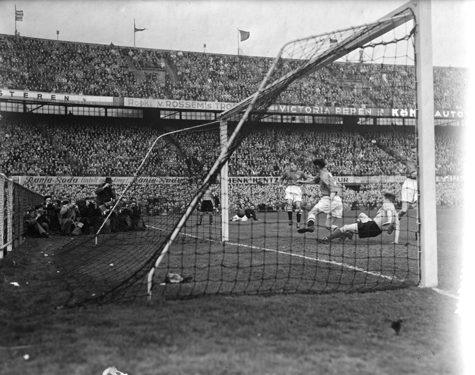 Voetbal. Nederland tegen Denemarken Rotterdam. Spelmoment, Bestanddeelnr 905-5866