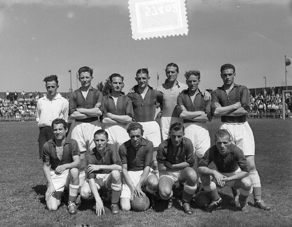 Voetbal. RCH tegen Sneek. Elftal RCH. Opstelling staand 1e grensrechter, Haschn, Bestanddeelnr 905-7402