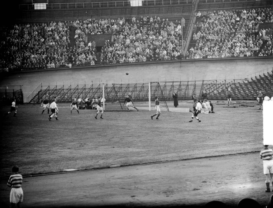 Voetbal. Nederland tegen Djurgarden (Zweden). Spelmoment, Bestanddeelnr 903-7283