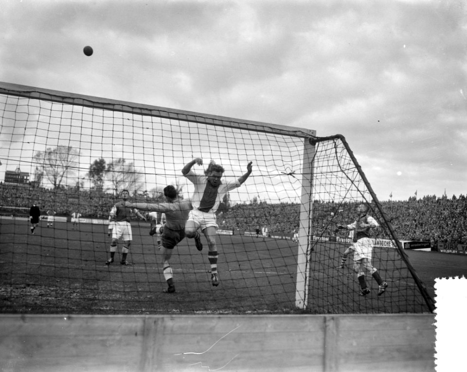 Voetbal Ajax tegen Elinkwijk 1-0 Spelmoment, Bestanddeelnr 908-1077