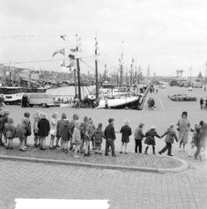Vlaggetjesdag in Scheveningen, Bestanddeelnr 913-9404