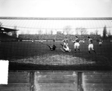 Voetbal Ajax tegen Ado 2-1, keeper Ado (Kok), Bestanddeelnr 907-5155