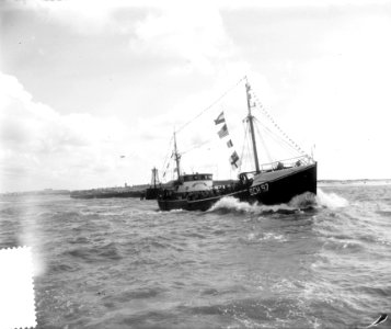 Vlaggetjesdag Scheveningen, vlootrevue en optocht, Bestanddeelnr 907-1511