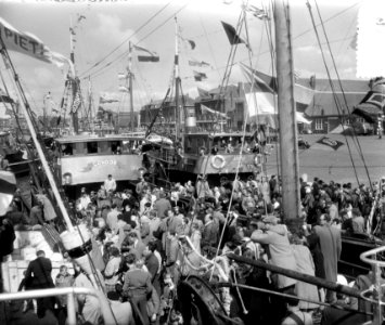 Vlaggetjesdag Scheveningen, vlootrevue en optocht, Bestanddeelnr 907-1510
