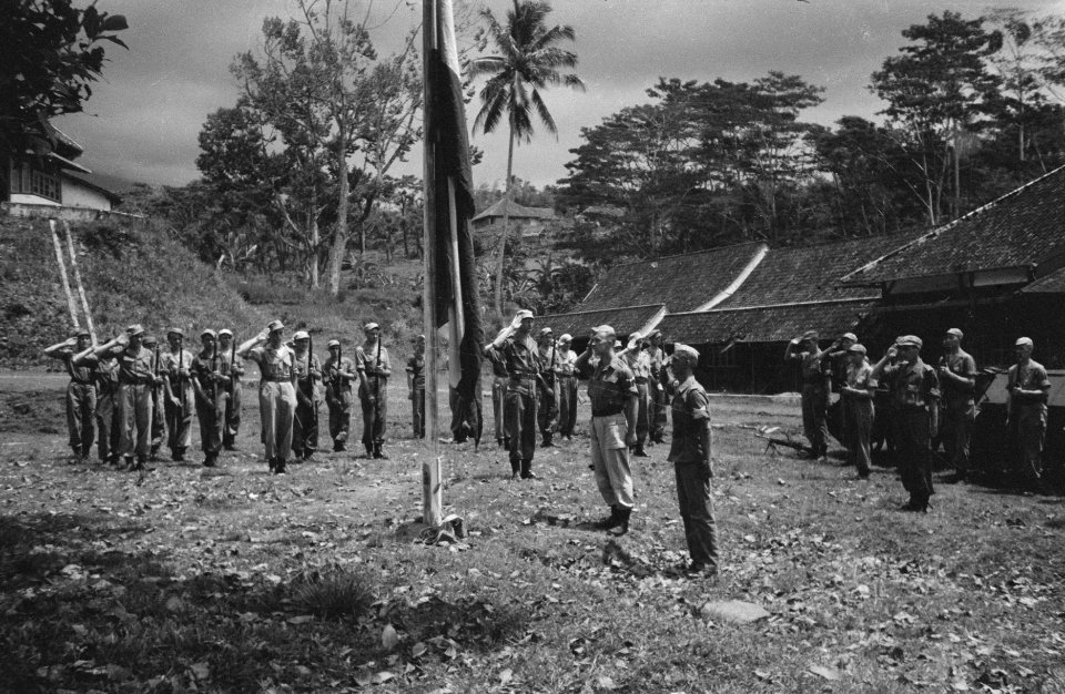 Vlagceremonie, Bestanddeelnr 363-1-4