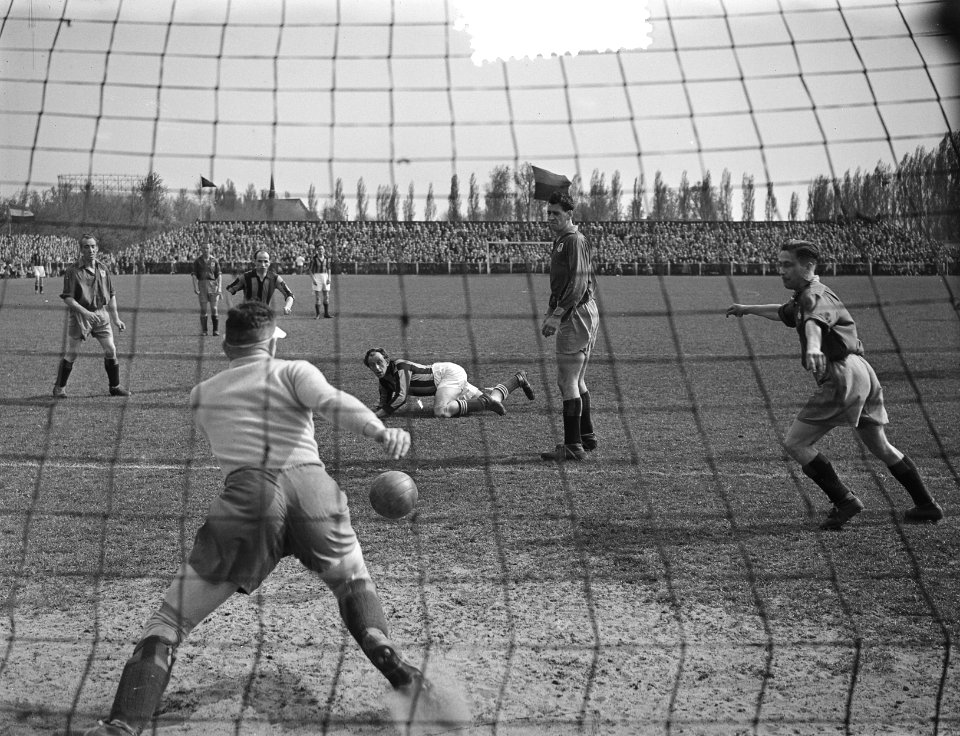 Voetbal. DWS tegen Haarlem, Bestanddeelnr 905-6854
