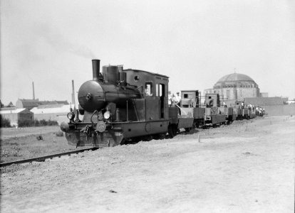 Vlaktes, arbeiders, rails, locomotieven, Bestanddeelnr 253-6619