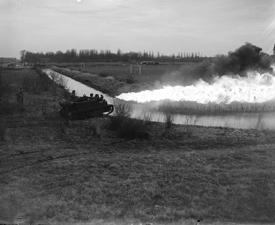 Vlammenwerpen tegen onkruid, Bestanddeelnr 902-5438