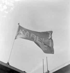 Vlag met het opschrift Karel I in opgenaaide letters, Bestanddeelnr 255-8431