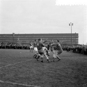 Voetbal. AVRO tegen Club van 100 . Spelmoment, Bestanddeelnr 908-4917