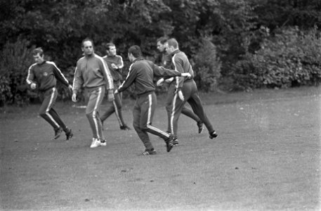 Voetbal, trainingen, Bestanddeelnr 921-7262