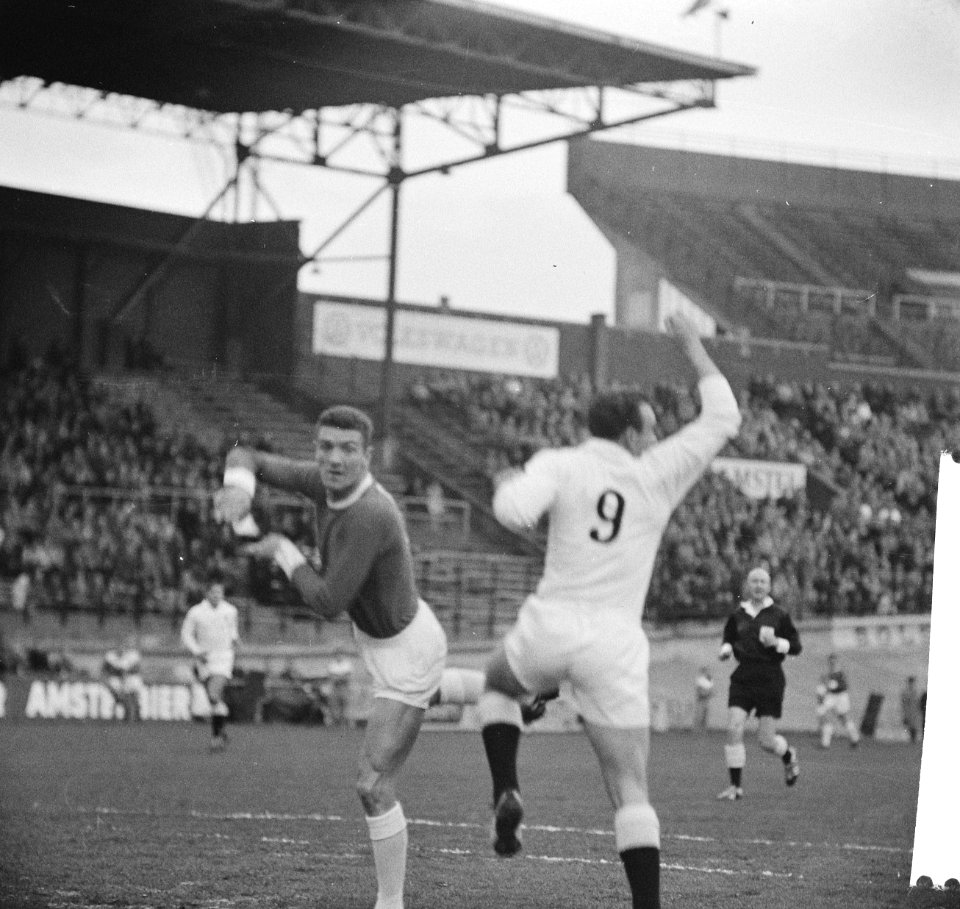 Voetbal Amsterdam tegen Manchester United spelmoment, Bestanddeelnr 913-9491