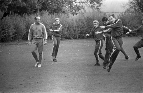 Voetbal, trainingen, Bestanddeelnr 921-7265
