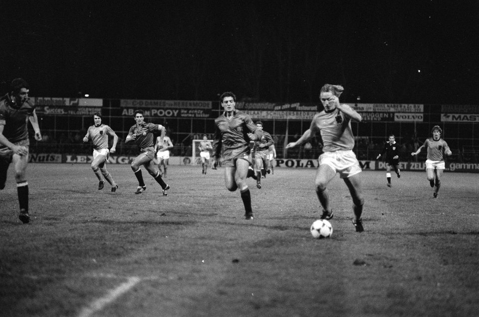Voetbal, Jong Oranje tegen Jong Spanje in Volendam voor Europees Kampioenschap, , Bestanddeelnr 931-1454