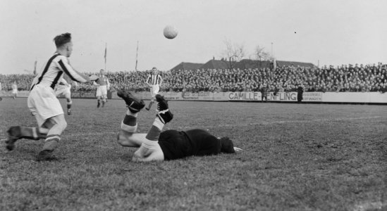 Voetbal. MVV tegen Willem II (0-0). Spelmoment, Bestanddeelnr 904-9129