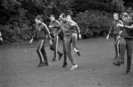 Voetbal, trainingen, Bestanddeelnr 921-7259