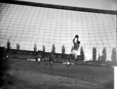 Voetbal amateurs Nederland tegen Frankrijk te Leeuwarden, Bestanddeelnr 910-3503