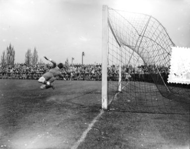 Voetbal. NOAD tegen ADO. Spelmoment, Bestanddeelnr 905-6847