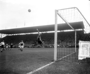 Voetbal. Rapid Wien tegen Middlesbrough F.C. 2-1. Spelmoment, Bestanddeelnr 905-7385