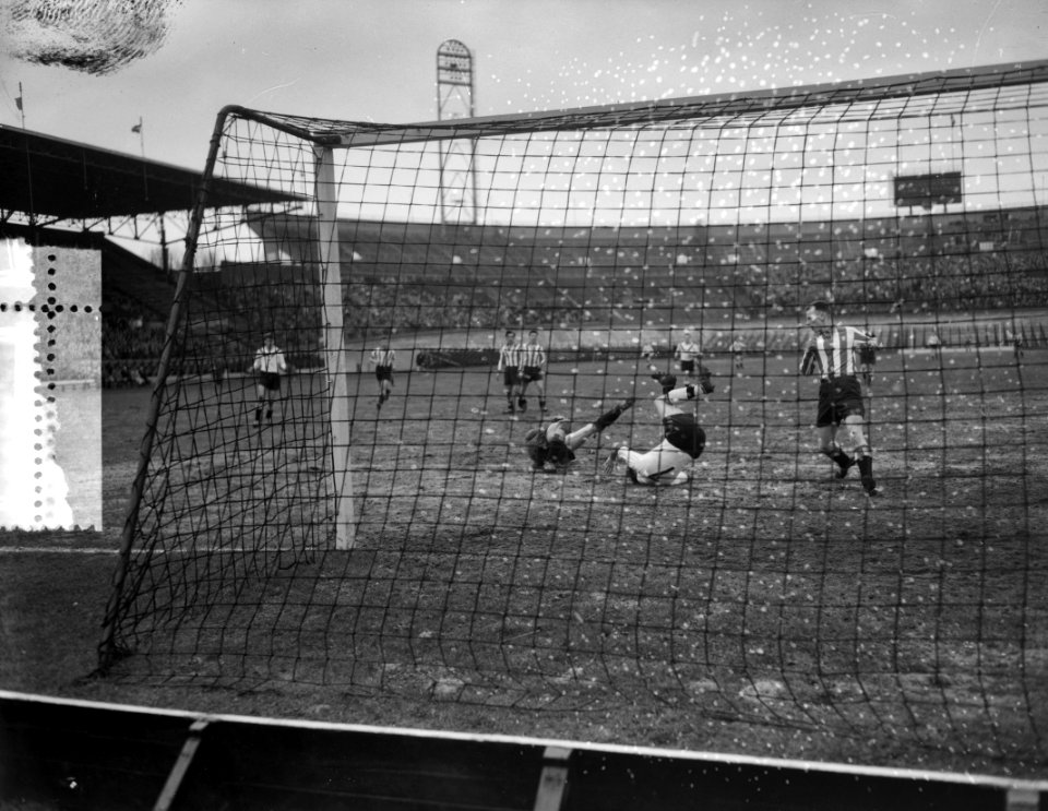 Voetbal Amsterdam tegen Leeuwarden 3-0, Bestanddeelnr 907-0312
