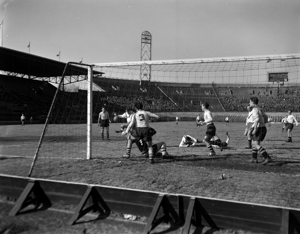Voetbal Amsterdam tegen Roda Sport 4-1, Bestanddeelnr 907-6373