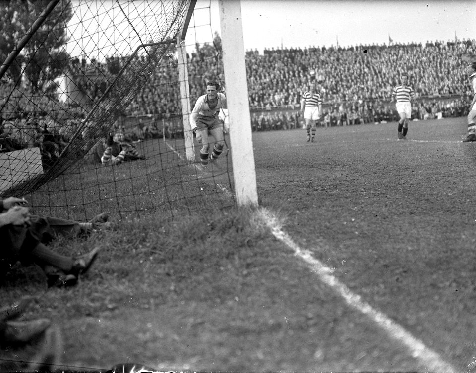 Voetbal. Ajax tegen Blauw Wit 4-3, Bestanddeelnr 902-2329