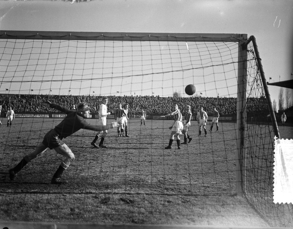 Voetbal Ajax tegen Vitesse 2-0, Bestanddeelnr 907-6374