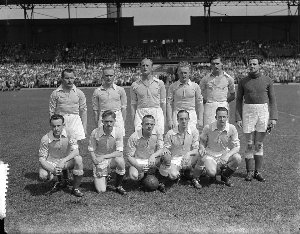 Voetbal. Nederlands kampioenschap. Ajax tegen Hermes DVS 1-2.Elftal Hermes DVS, Bestanddeelnr 905-1191