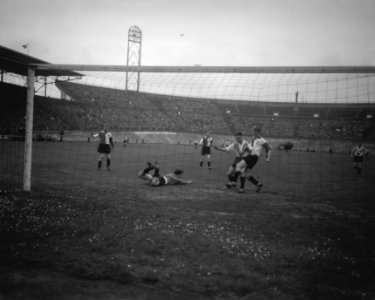 Voetbal Amsterdam tegen Feyenoord 1-1, keeper Danman, Bestanddeelnr 909-5723