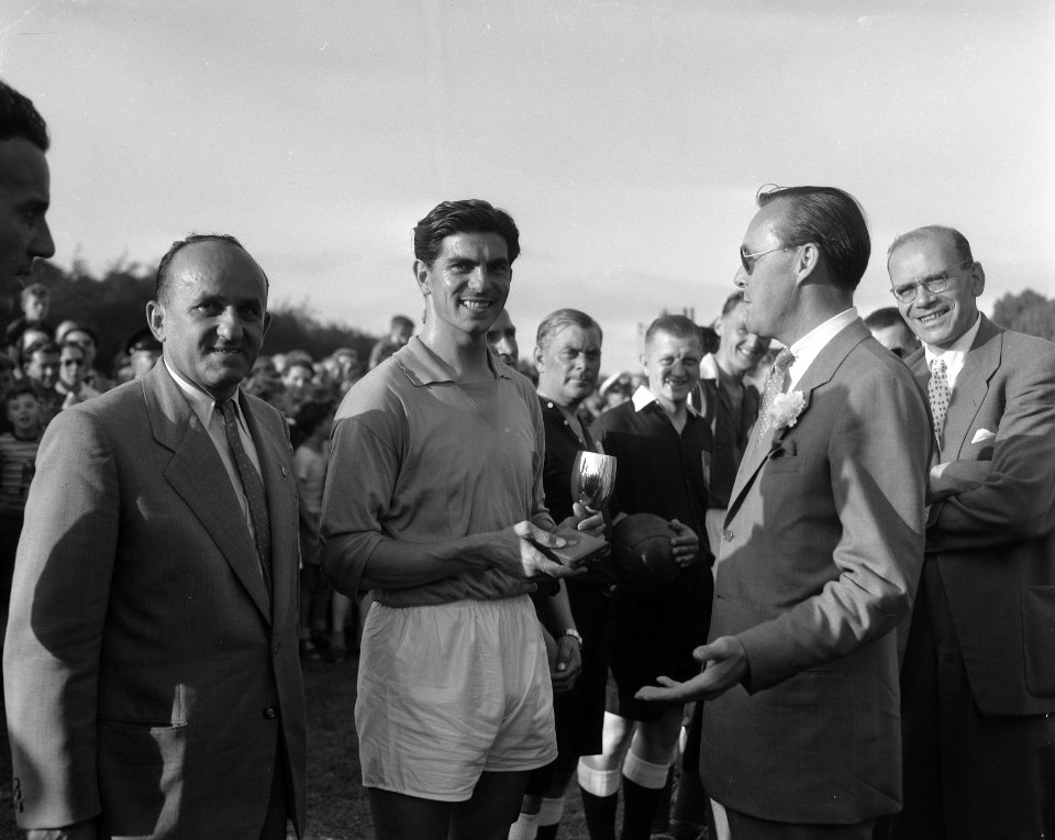 Voetbal Alkmaar tegen Fortuna 54 om Prins Bernhardbeker Sportveld Paleis Soest, Bestanddeelnr 907-9070