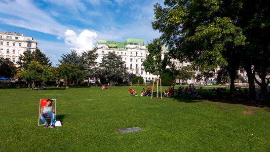 Wien 09 Sigmund-Freud-Park m