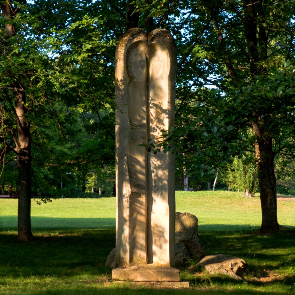 Wien 10 Kurpark Oberlaa Plastiken a