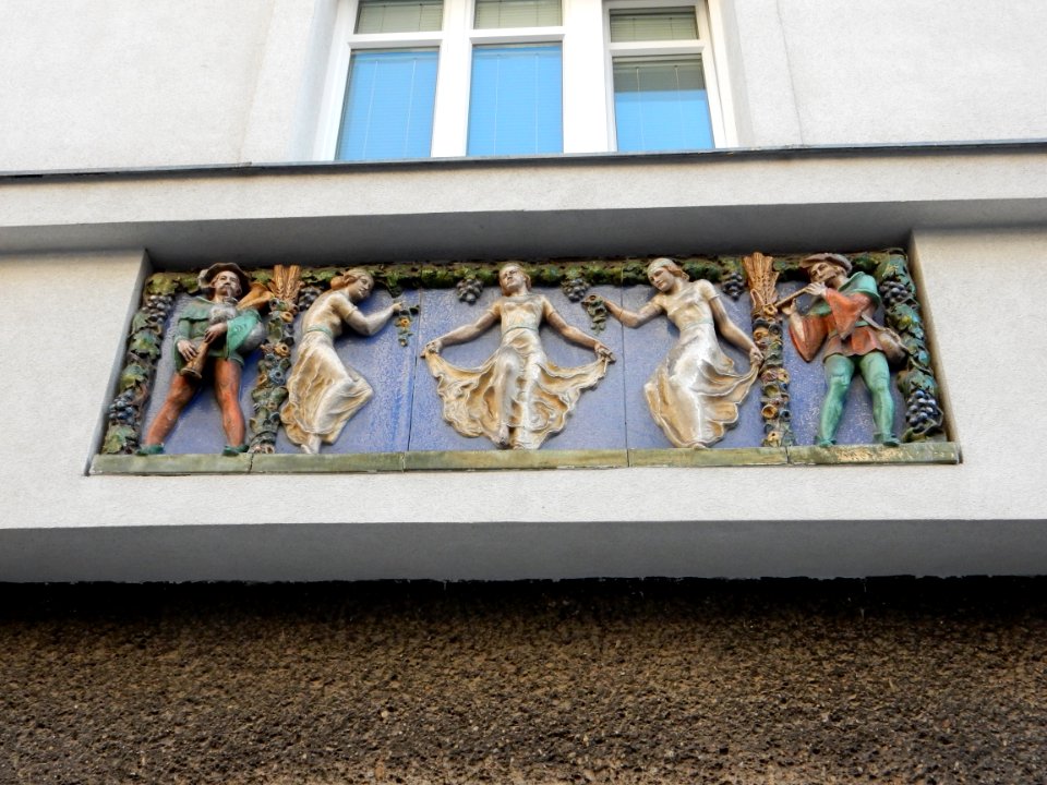 Wien Weidmanngasse 14 Relief Weinlese