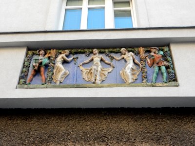 Wien Weidmanngasse 14 Relief Weinlese