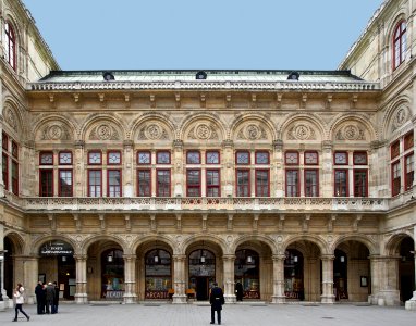 Wiener Staatsoper facade