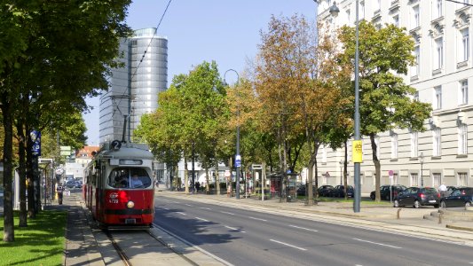 Wien Linie 02 21 Julius-Raab-Platz a