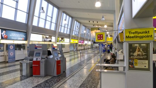Wien 30 Flughafen Wien Terminal 2 b