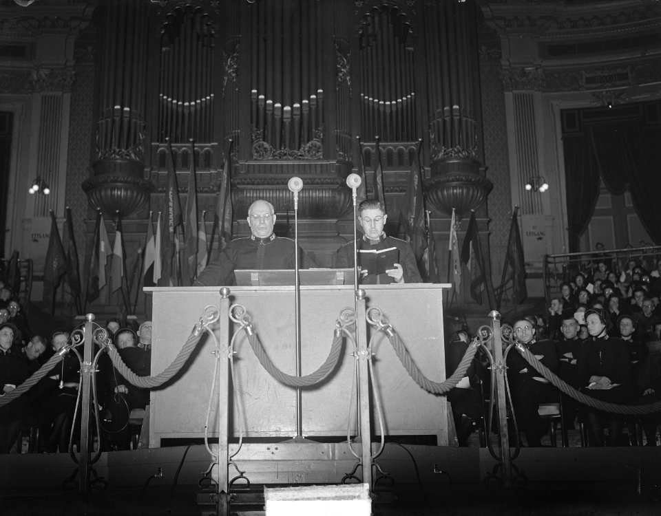 Wijdingsdienst van cadetten van het Leger des Heils in het Concertgebouw, Bestanddeelnr 903-9759