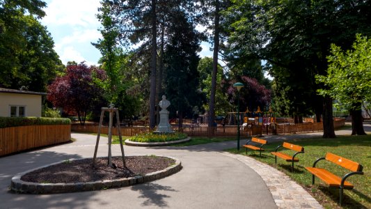 Wien 13 Hügelpark a