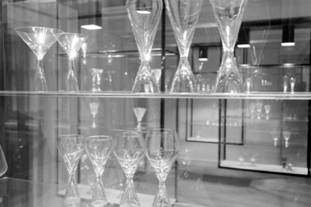 Wijnkopers Gildehuis in de Koestraat te Amsterdam Interieur Wijnglazen, Bestanddeelnr 913-1913