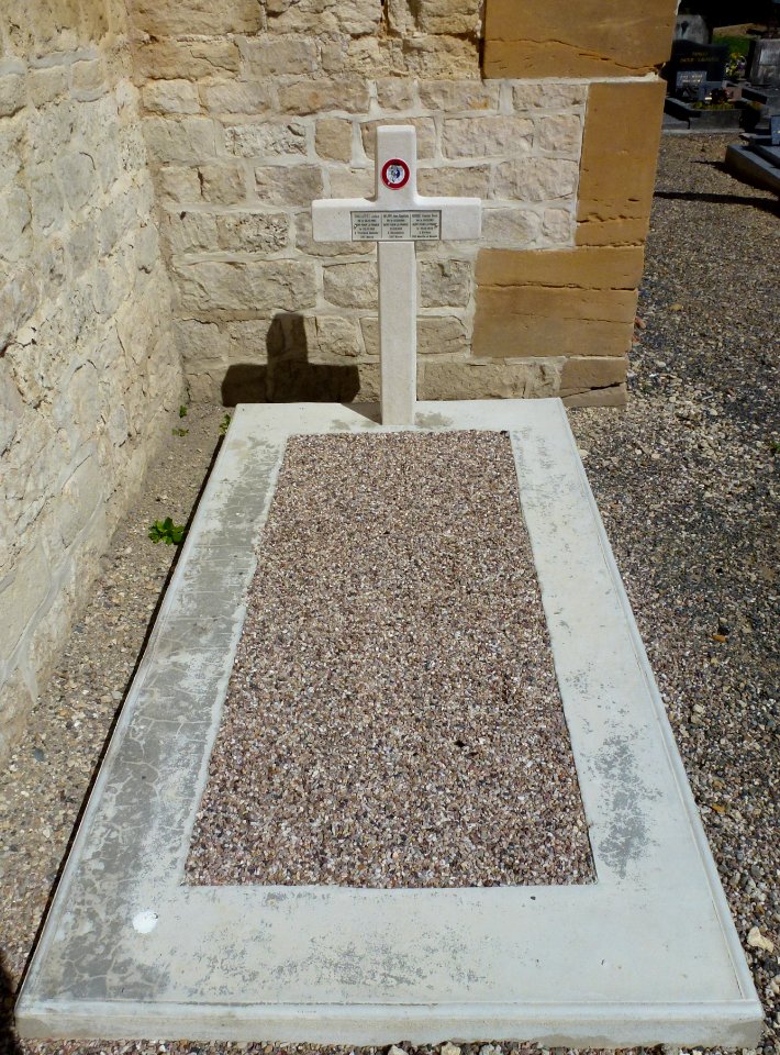 Wignicourt (Ardennes) tombe de guerre