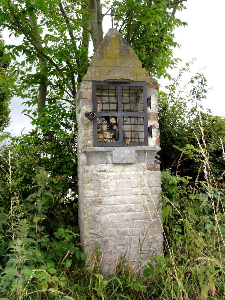 Wignehies (Nord, Fr) chapelle Sts George et Joseph, au nord des Maillets